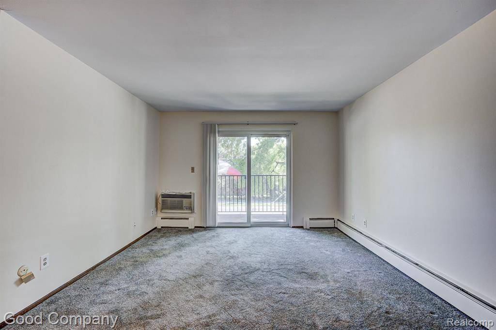 Roseville, MI 48066,19585 MASONIC Boulevard 21