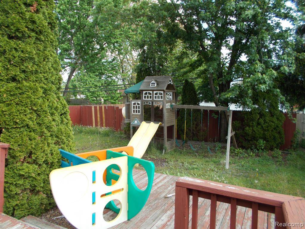 Roseville, MI 48066,16705 MARTIN Road