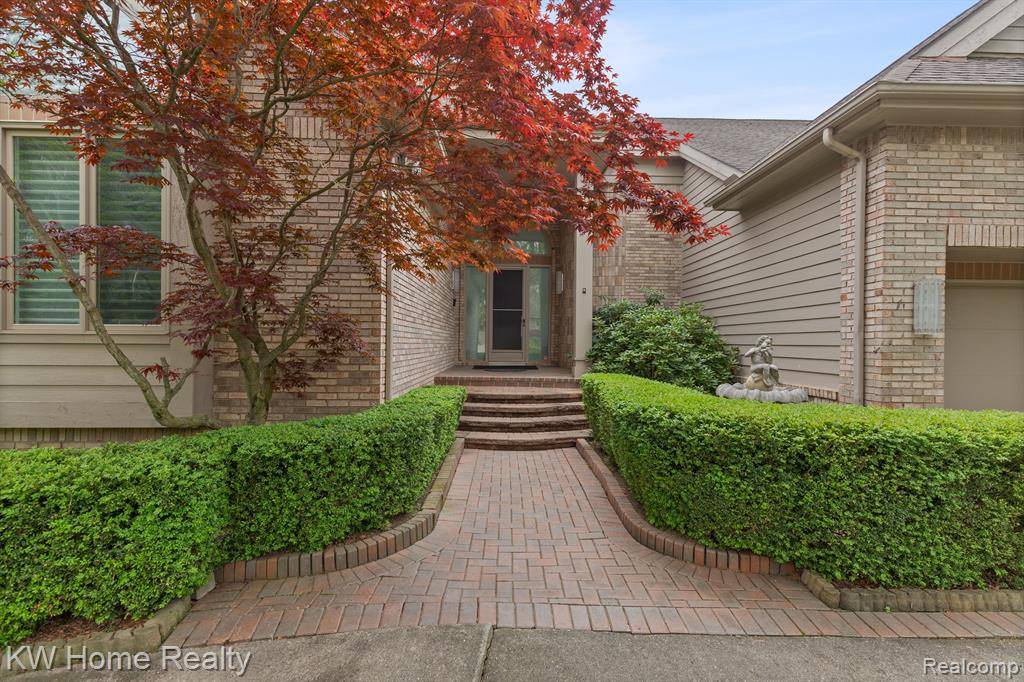 West Bloomfield Twp, MI 48323,4958 COUNTRYSIDE Drive