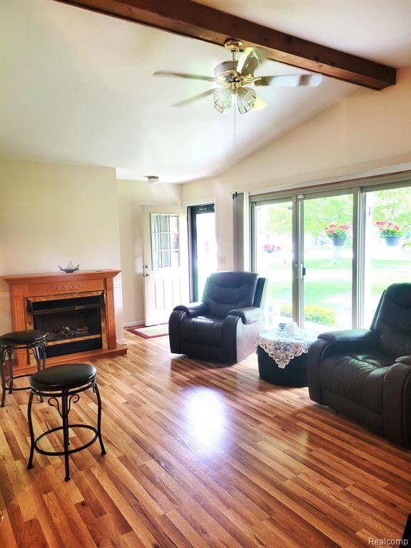 Grand Blanc Twp, MI 48439,5045 SANDALWOOD Drive