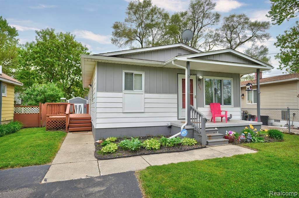 Burton, MI 48529,2368 E BOATFIELD Avenue