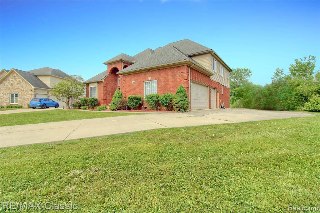Wixom, MI 48393,761 Nissen Court