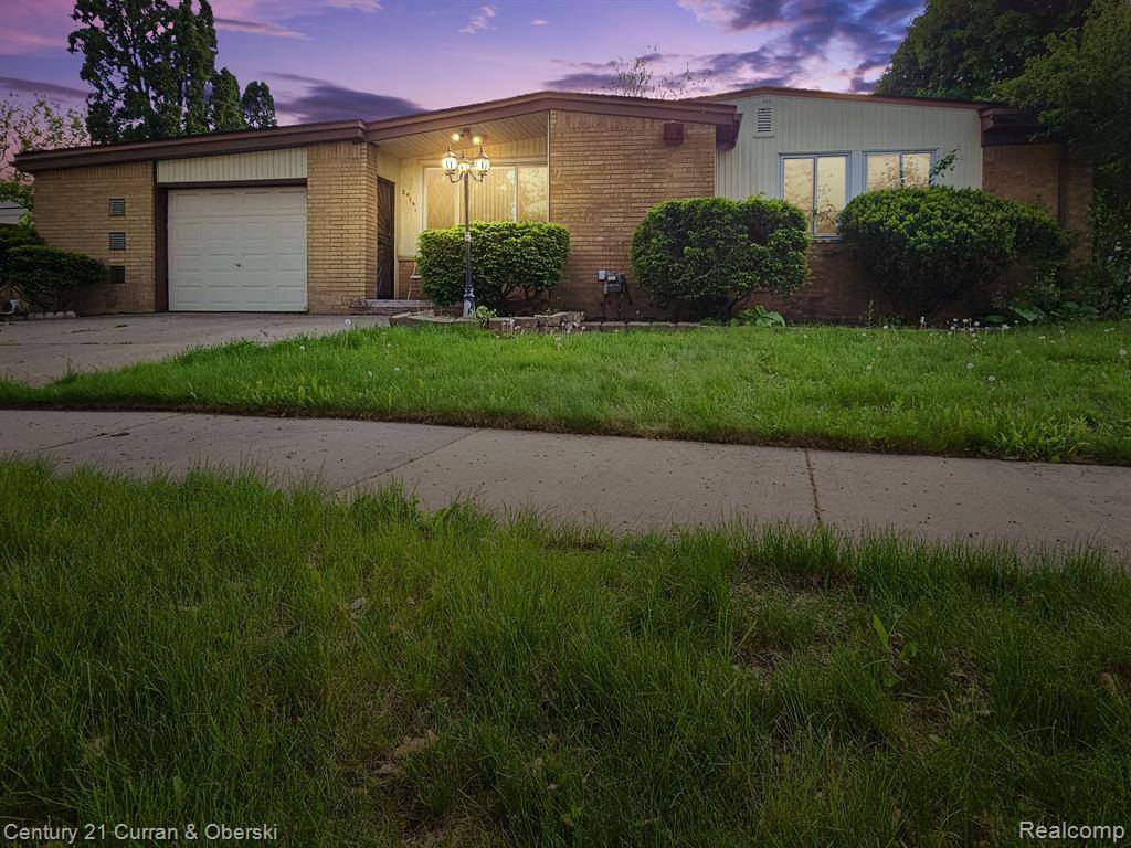 Oak Park, MI 48237,24161 BEVERLY Street
