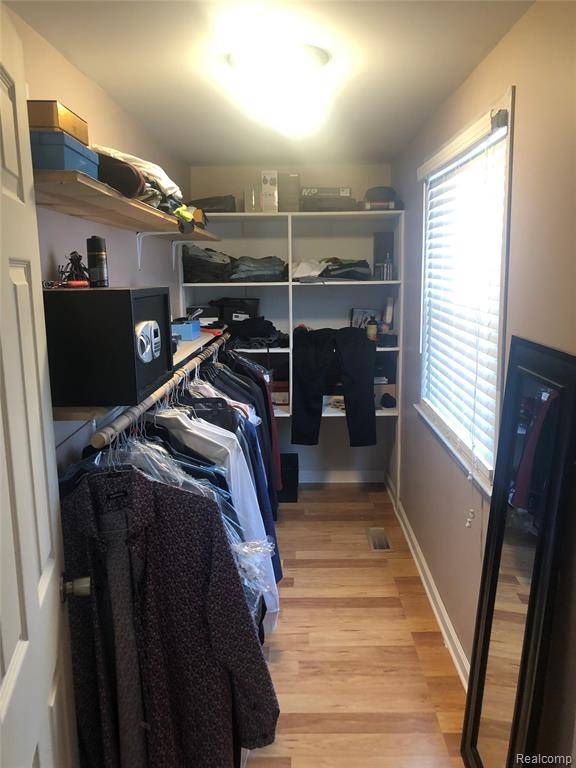 Dearborn Heights, MI 48125,4715 CULVER Street