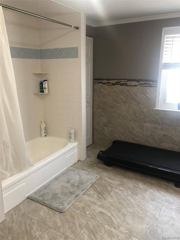 Dearborn Heights, MI 48125,4715 CULVER Street