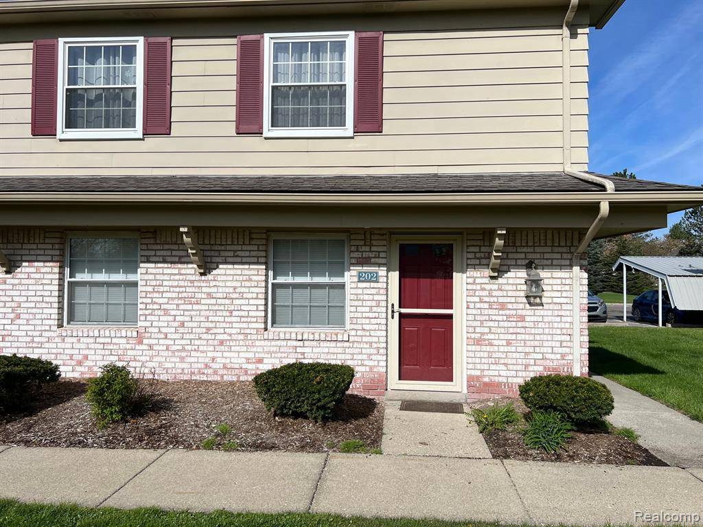 South Lyon, MI 48178,202 PRINCETON Drive