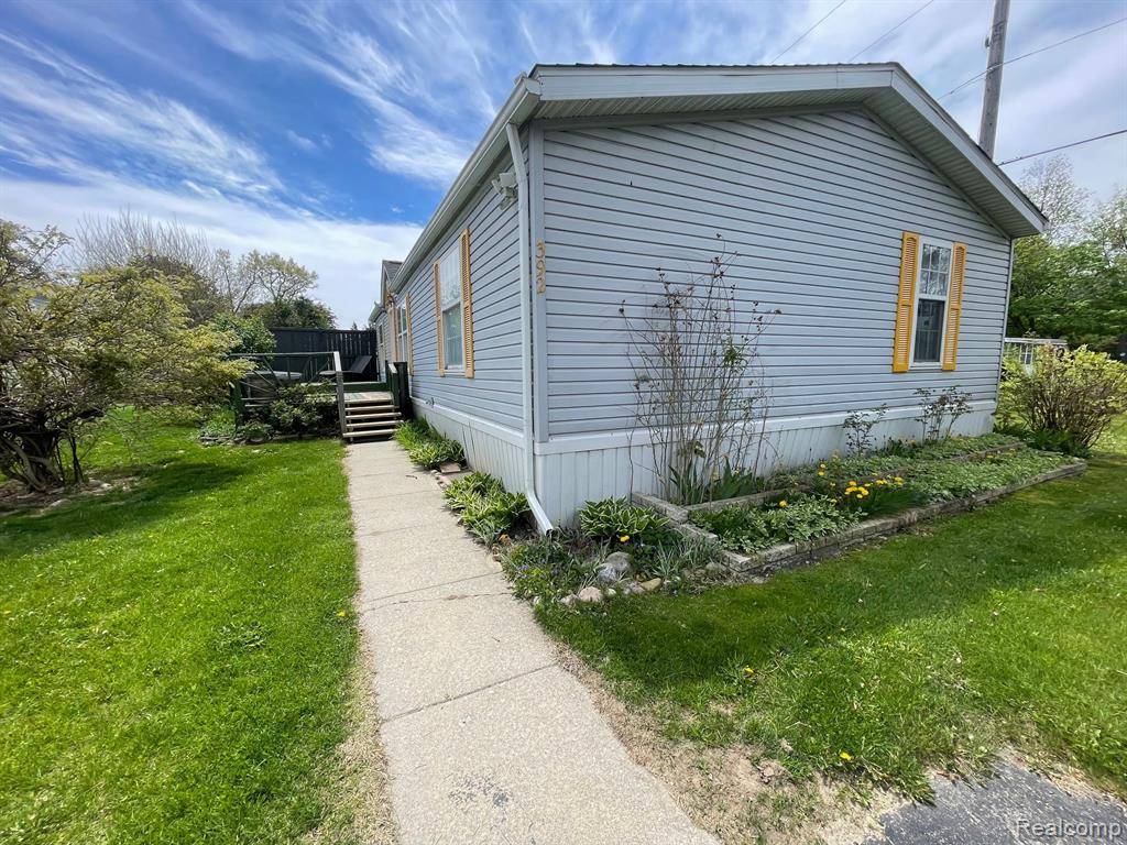 Oxford Twp, MI 48371,392 Hunters Rill