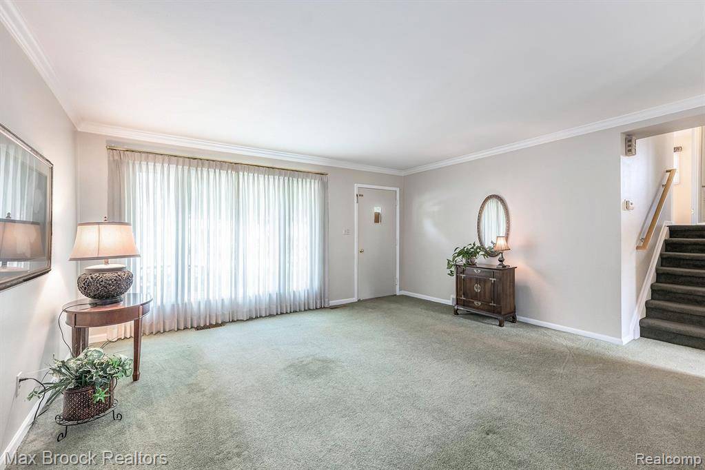 Farmington, MI 48336,33219 FLANDERS Street