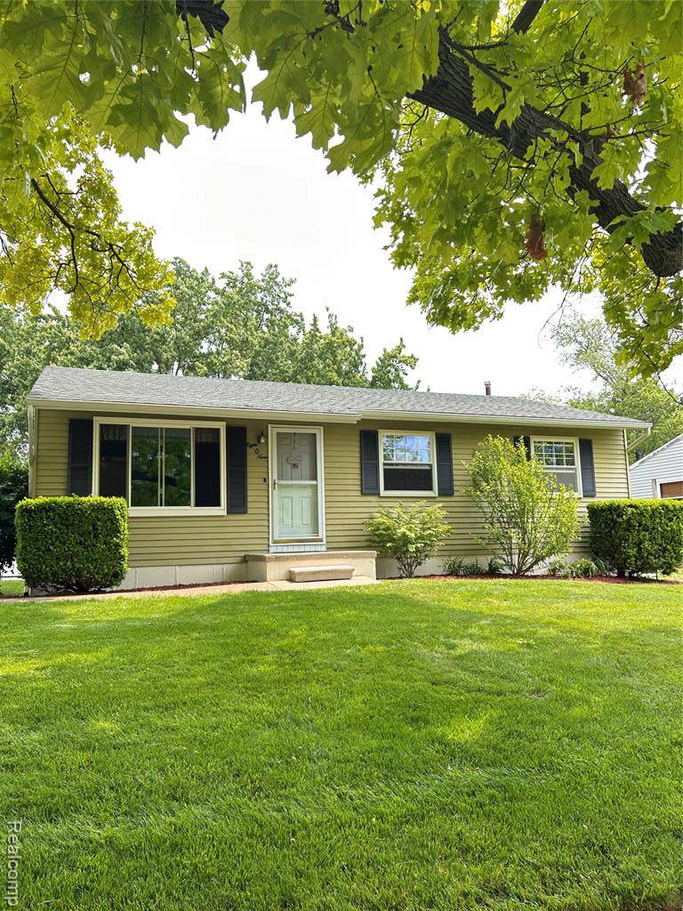 Howell, MI 48843,809 ISBELL Street