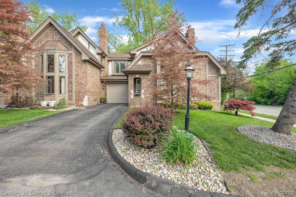 Dearborn, MI 48124,652 S Military Street