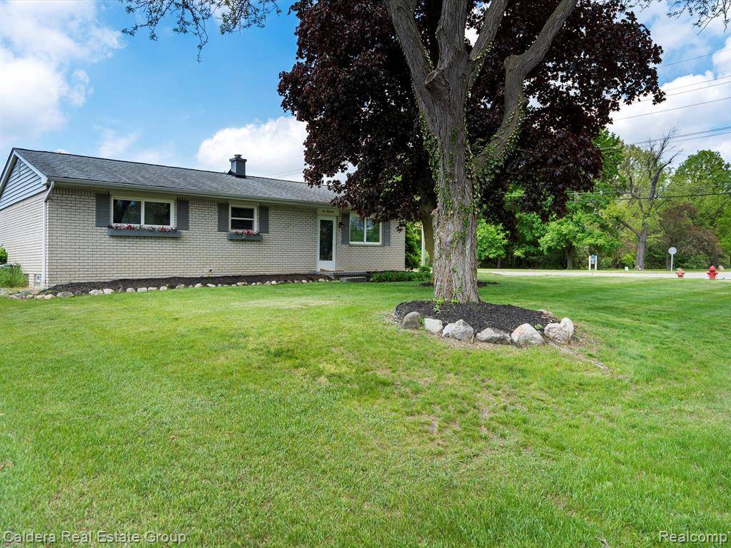Wolverine Lake Vlg, MI 48390,600 LOS ARBOLES Drive