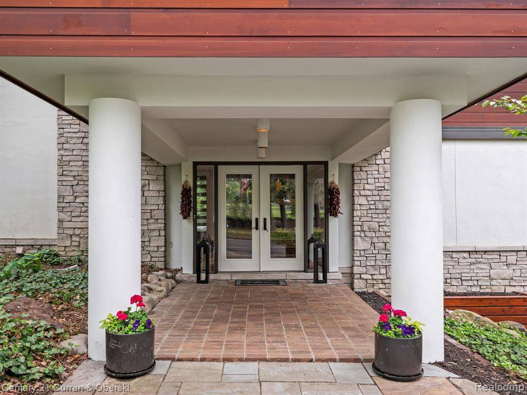 Bloomfield Twp, MI 48302,1985 LONE PINE Road