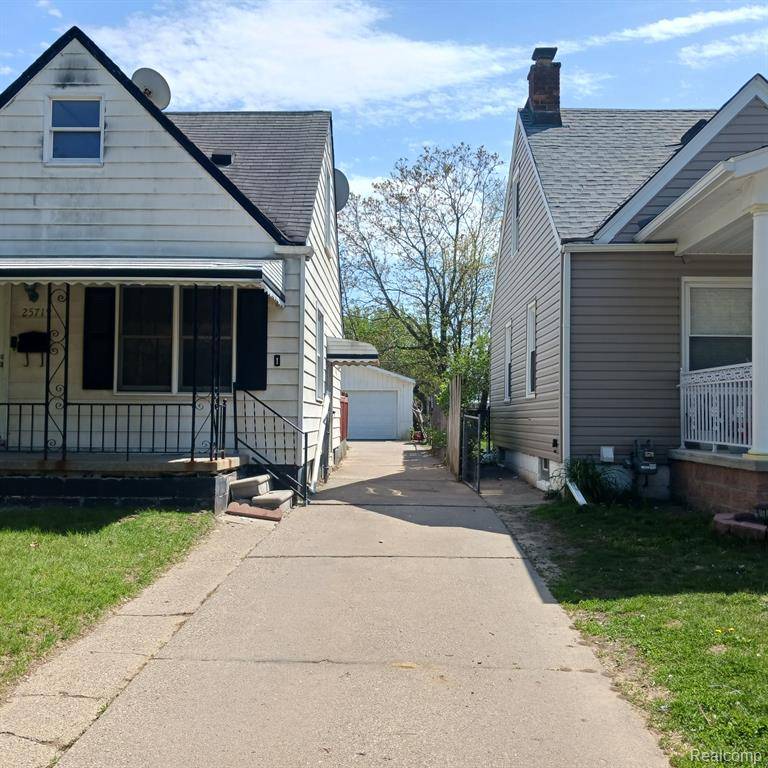 Dearborn Heights, MI 48125,25719 COLGATE Street