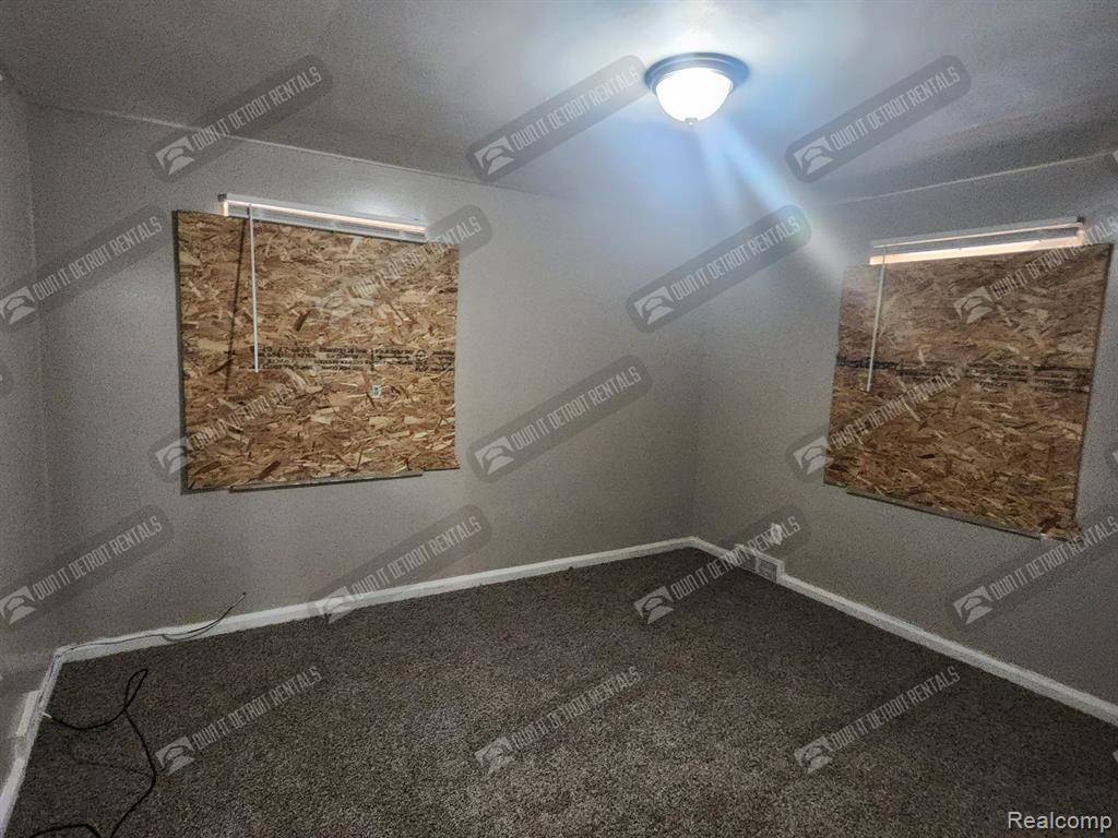 Detroit, MI 48205,15491 SEYMOUR Street