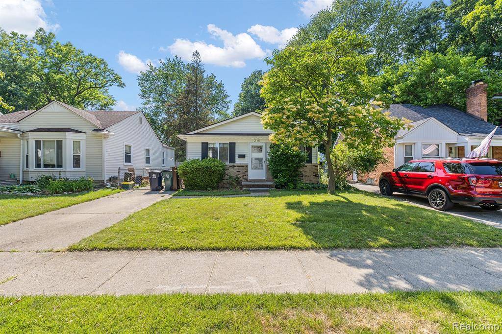 Royal Oak, MI 48067,215 N Vermont Avenue