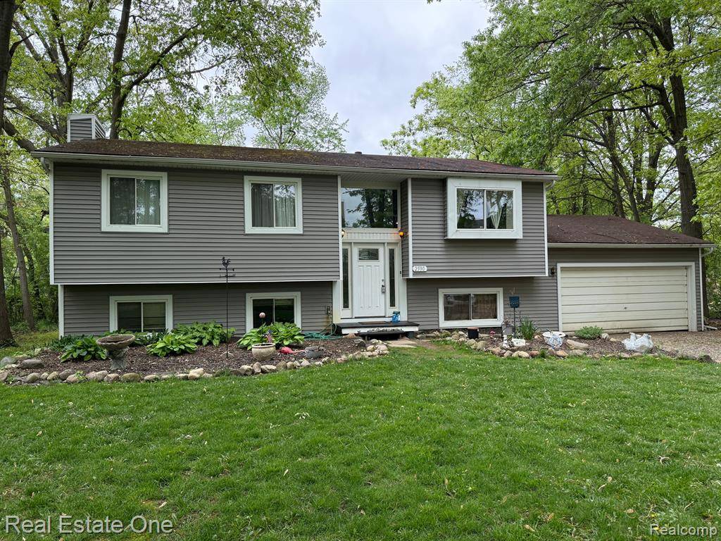 Commerce Twp, MI 48382,2590 EDGEMERE Street