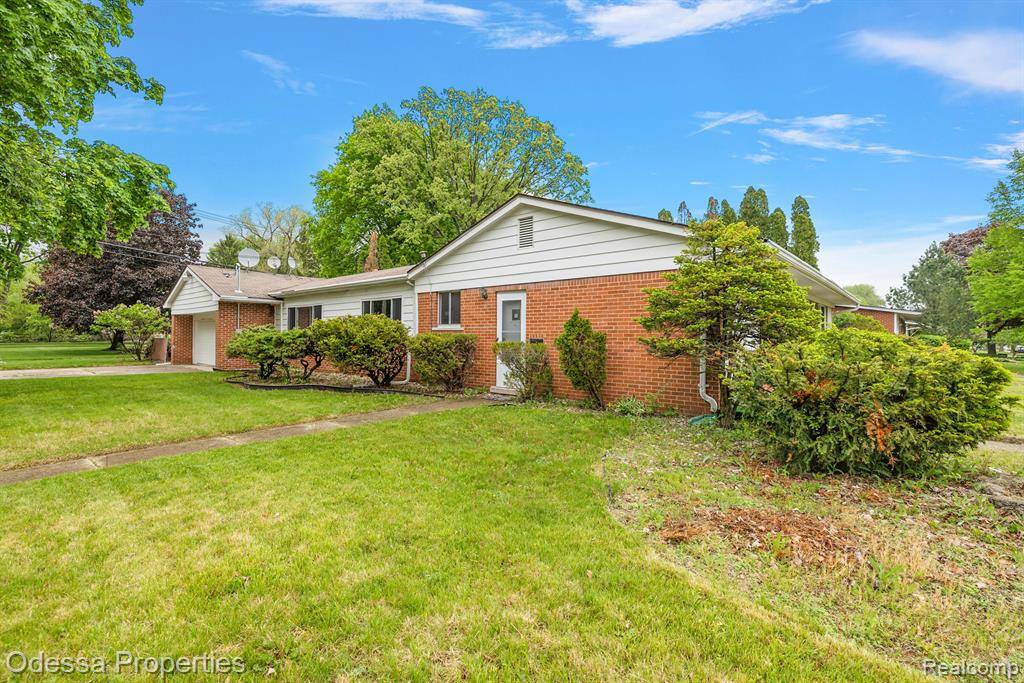 Livonia, MI 48152,32038 PEMBROKE Street