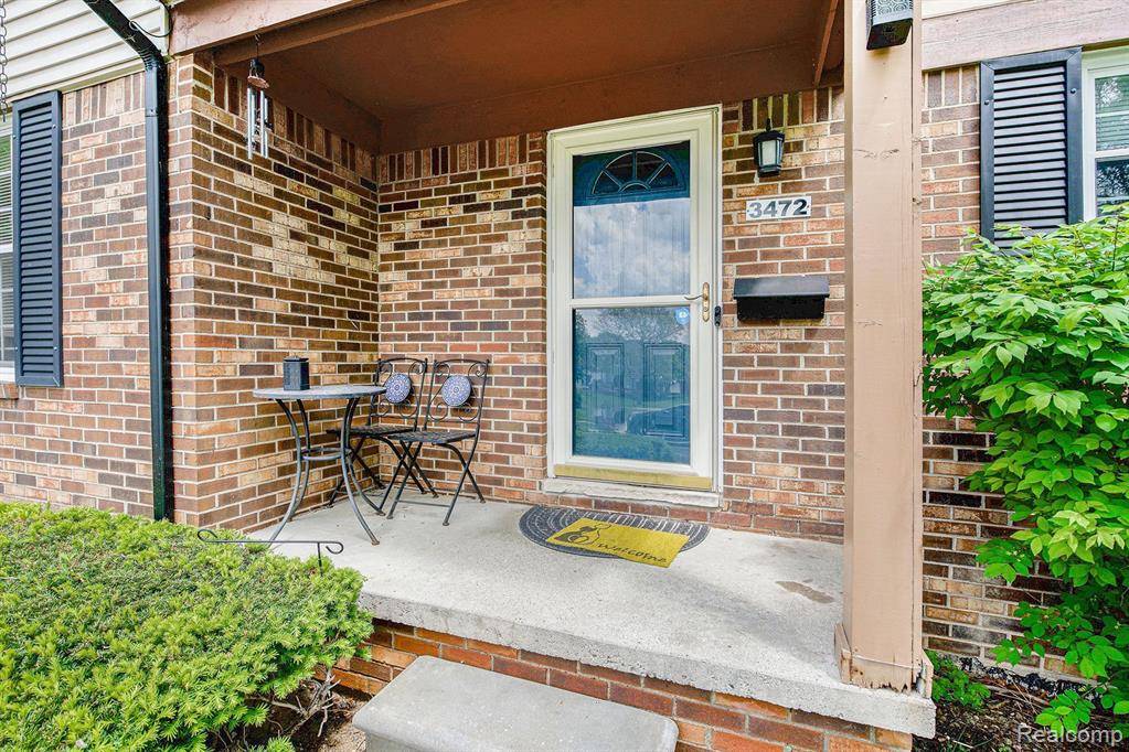 Ann Arbor, MI 48105,3472 BURBANK Drive