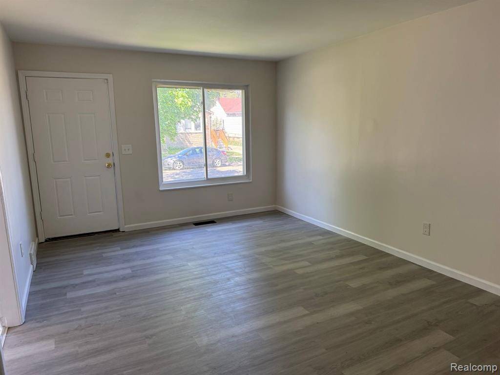Warren, MI 48089,8684 PAIGE Avenue
