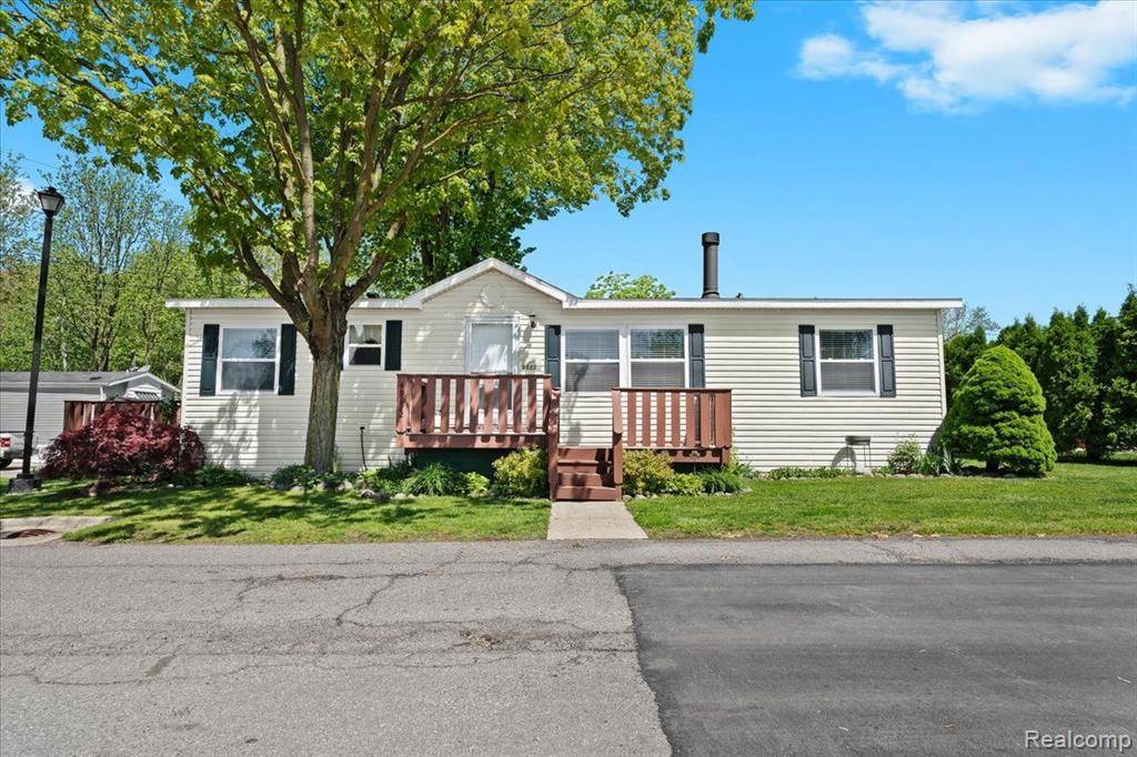 Plymouth, MI 48170,49622  Oak Drive