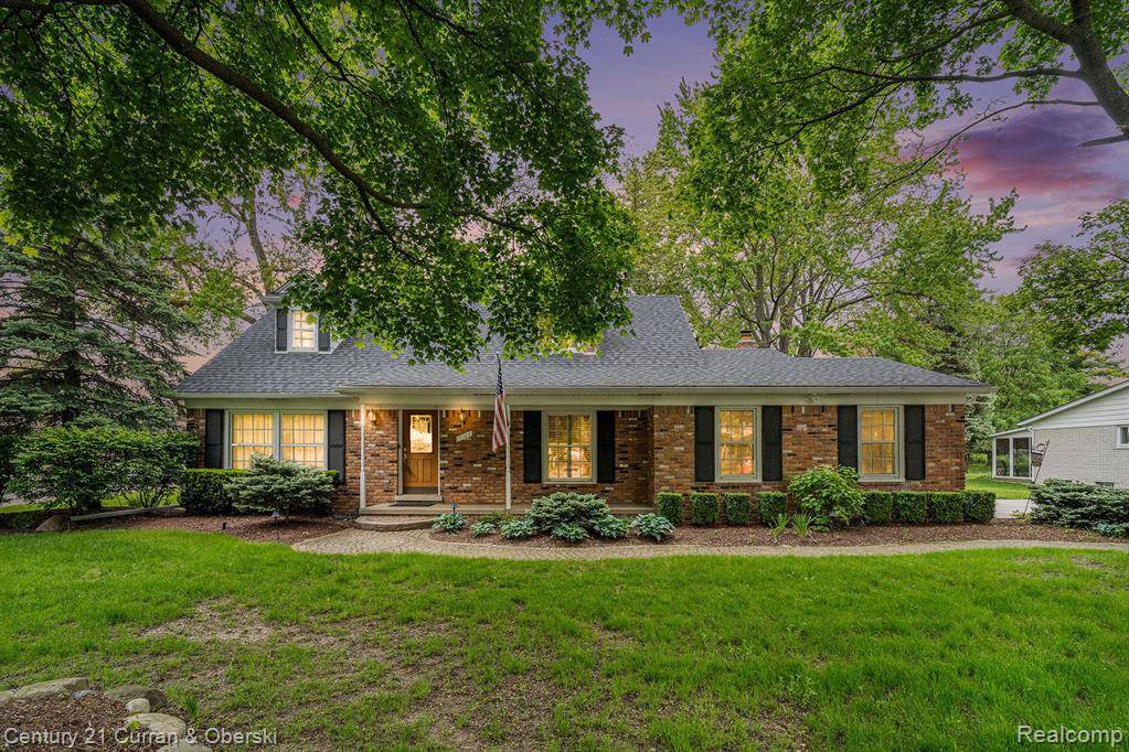 Farmington, MI 48335,35166 DRAKE HEIGHTS Drive