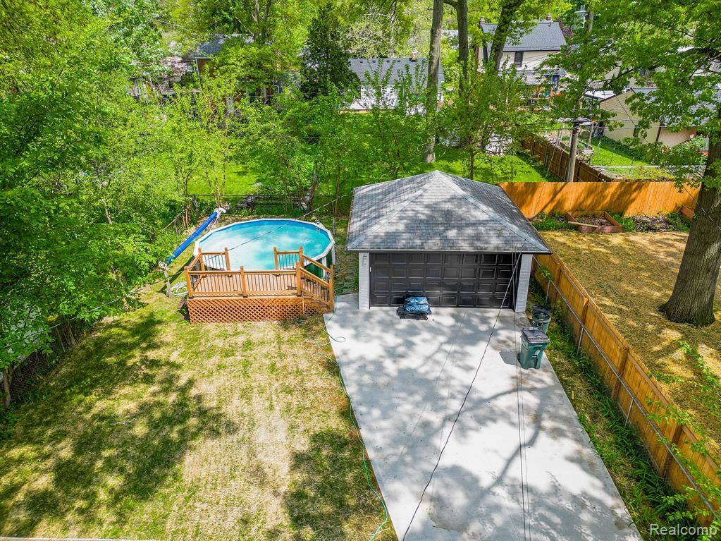 Ferndale, MI 48220,350 W HAZELHURST Street