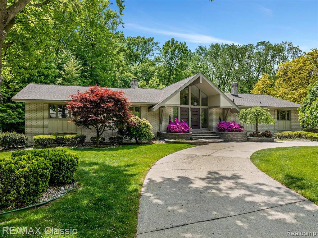Northville, MI 48167,21301 WOODHILL Drive