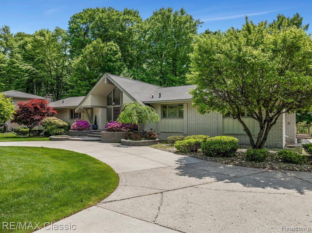 Northville, MI 48167,21301 WOODHILL Drive
