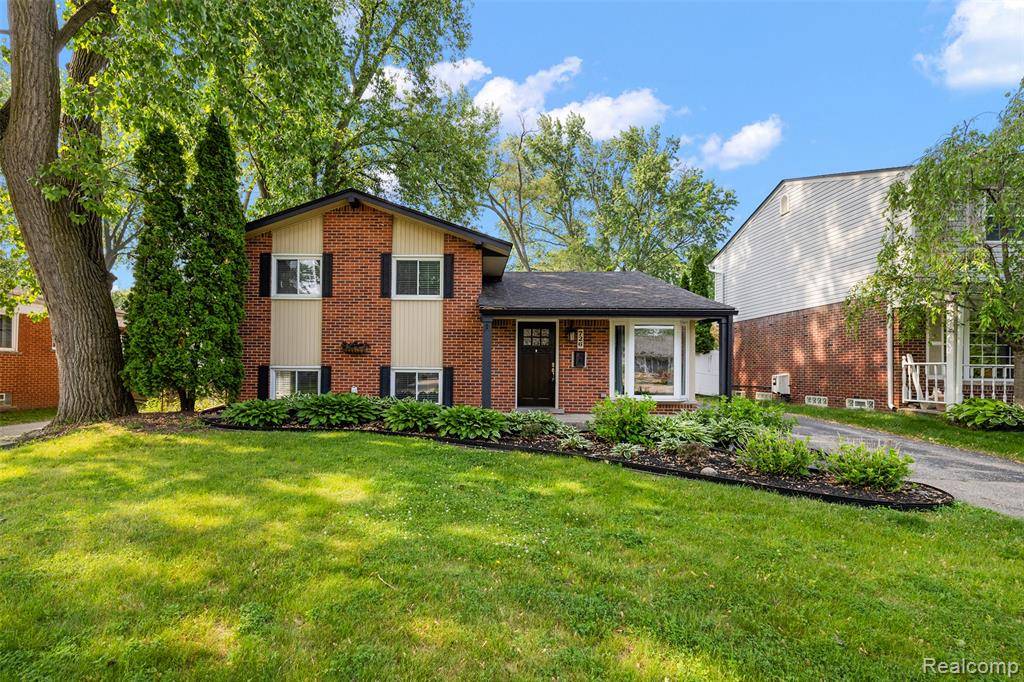 Royal Oak, MI 48073,726 WOODLAWN Avenue