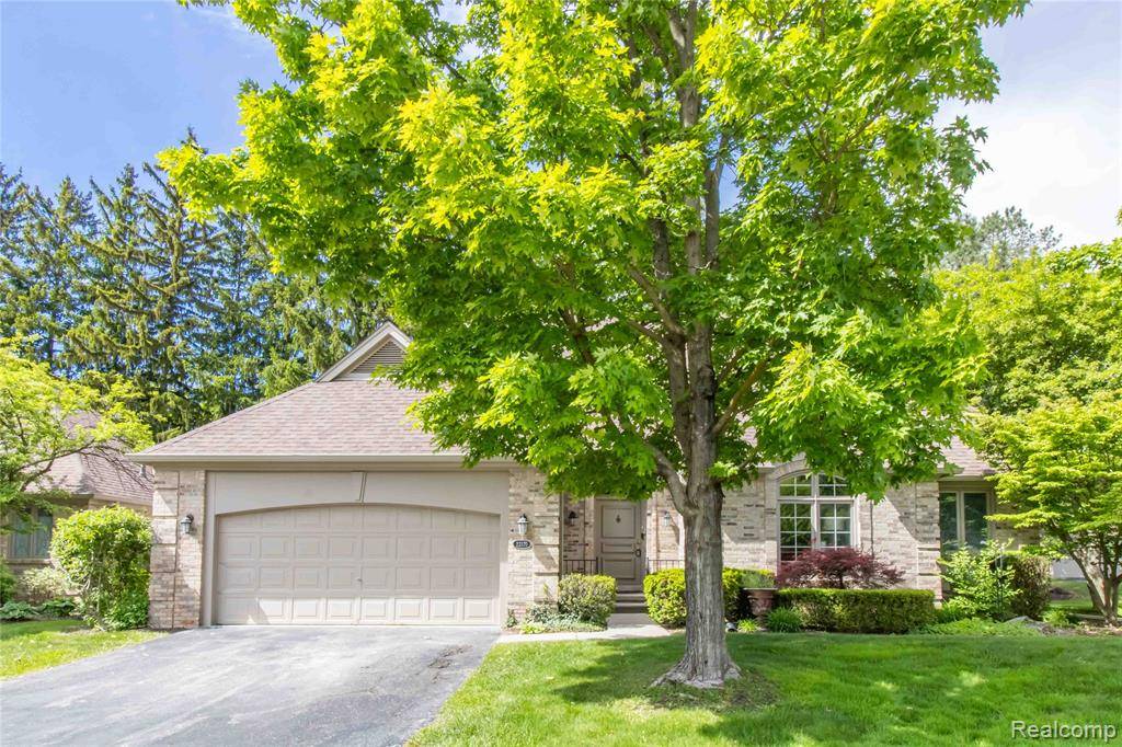 Beverly Hills Vlg, MI 48025,22170 ORCHARD Way