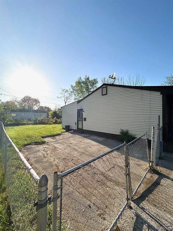 Mt. Morris Twp, MI 48458,6229 DETROIT Street