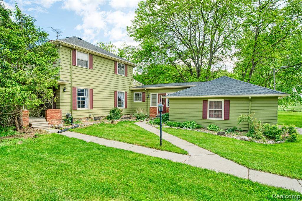 Howell Twp, MI 48855,835 W MARR Road