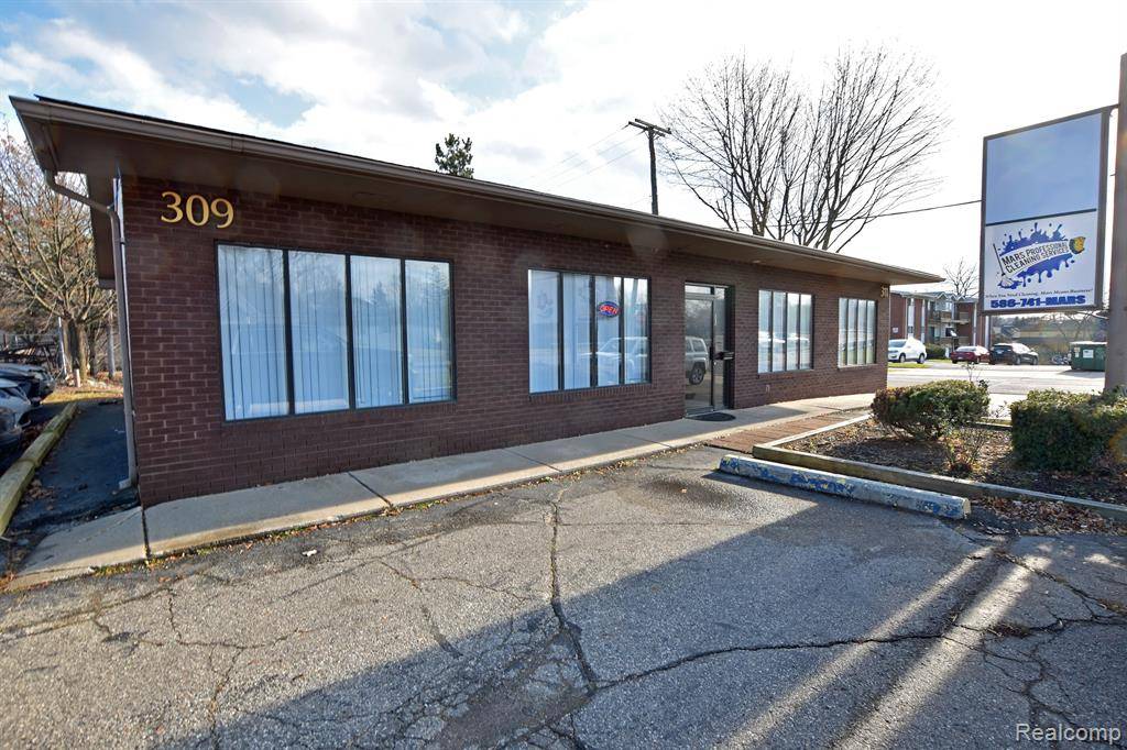 Mt. Clemens, MI 48043,311 SOUTHBOUND GRATIOT Avenue