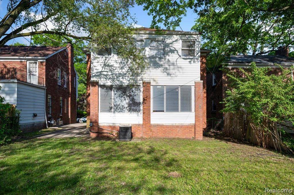 Detroit, MI 48221,18611 PINEHURST Street