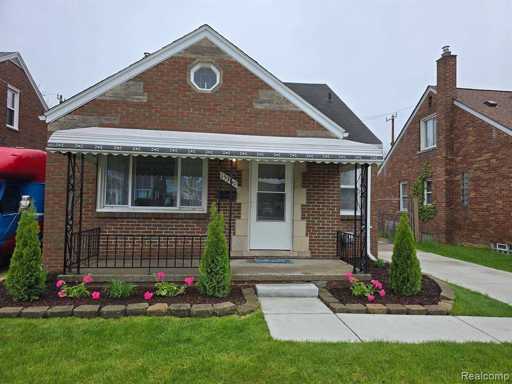 Eastpointe, MI 48021,15360 COLLINSON Ave Avenue