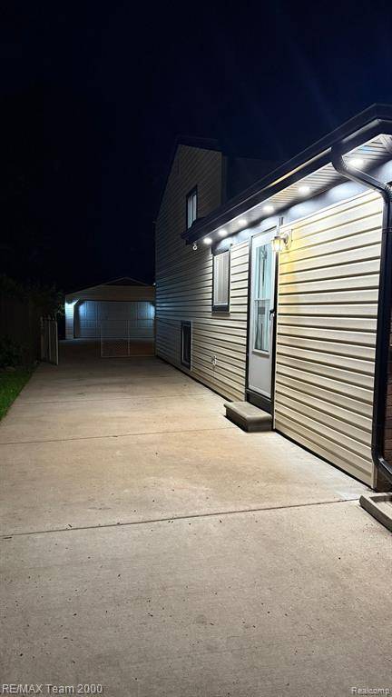 Dearborn Heights, MI 48125,4425 WESTPOINT Street
