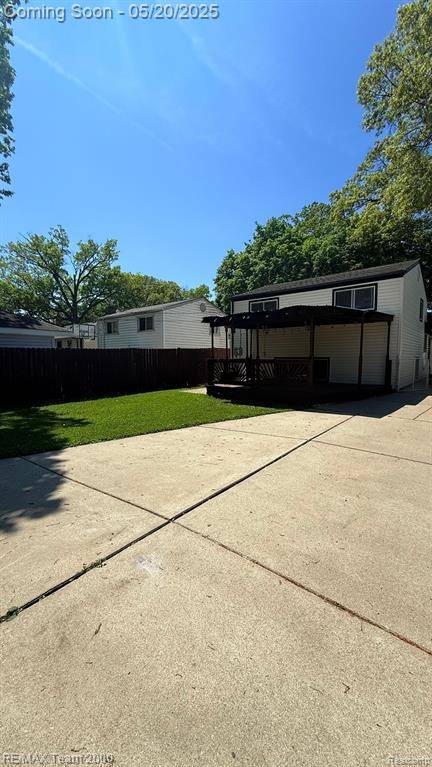 Dearborn Heights, MI 48125,4425 WESTPOINT Street