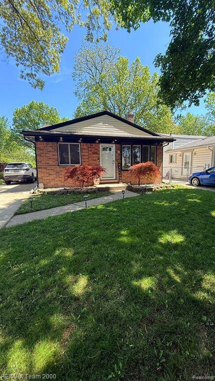Dearborn Heights, MI 48125,4425 WESTPOINT Street