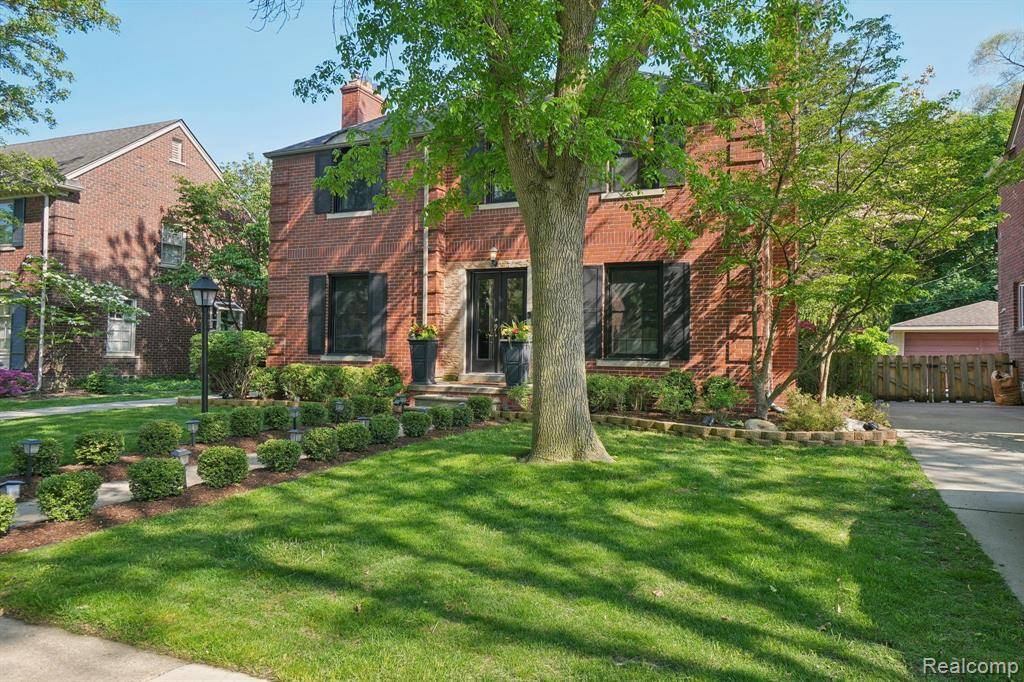 Grosse Pointe Farms, MI 48236,441 ROLAND Road