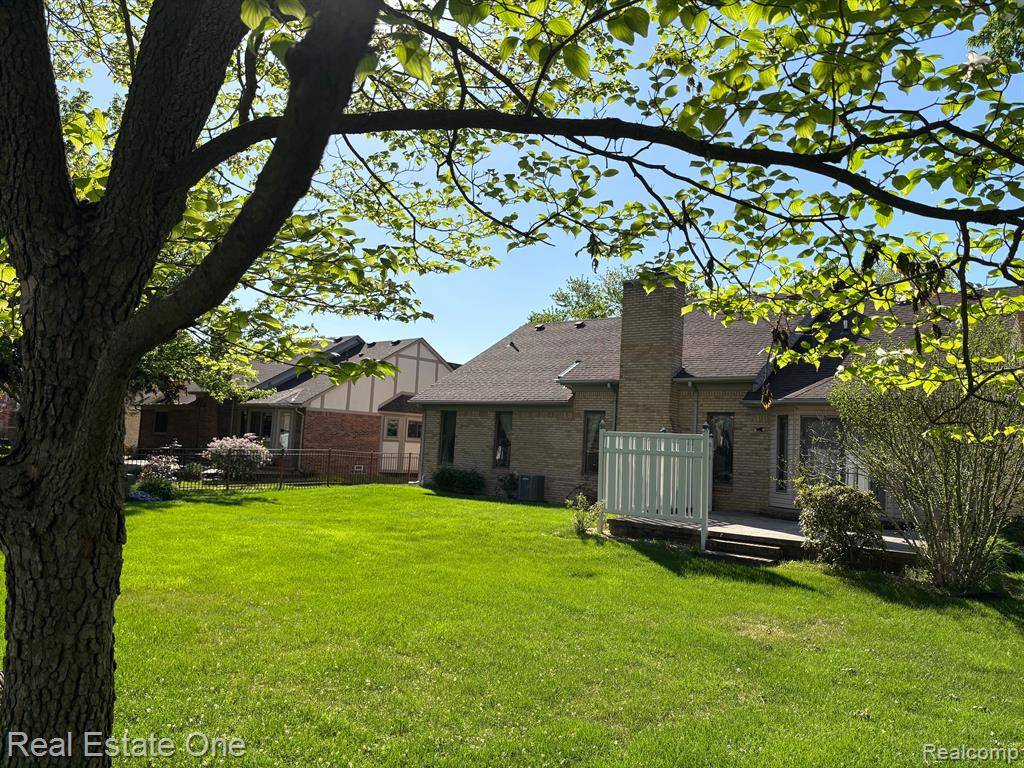 Sterling Heights, MI 48313,39858 Wilmette Drive Drive