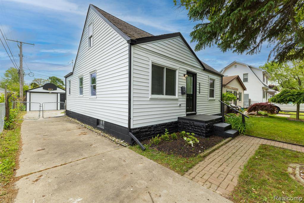 Roseville, MI 48066,27396 BEECHURST Street