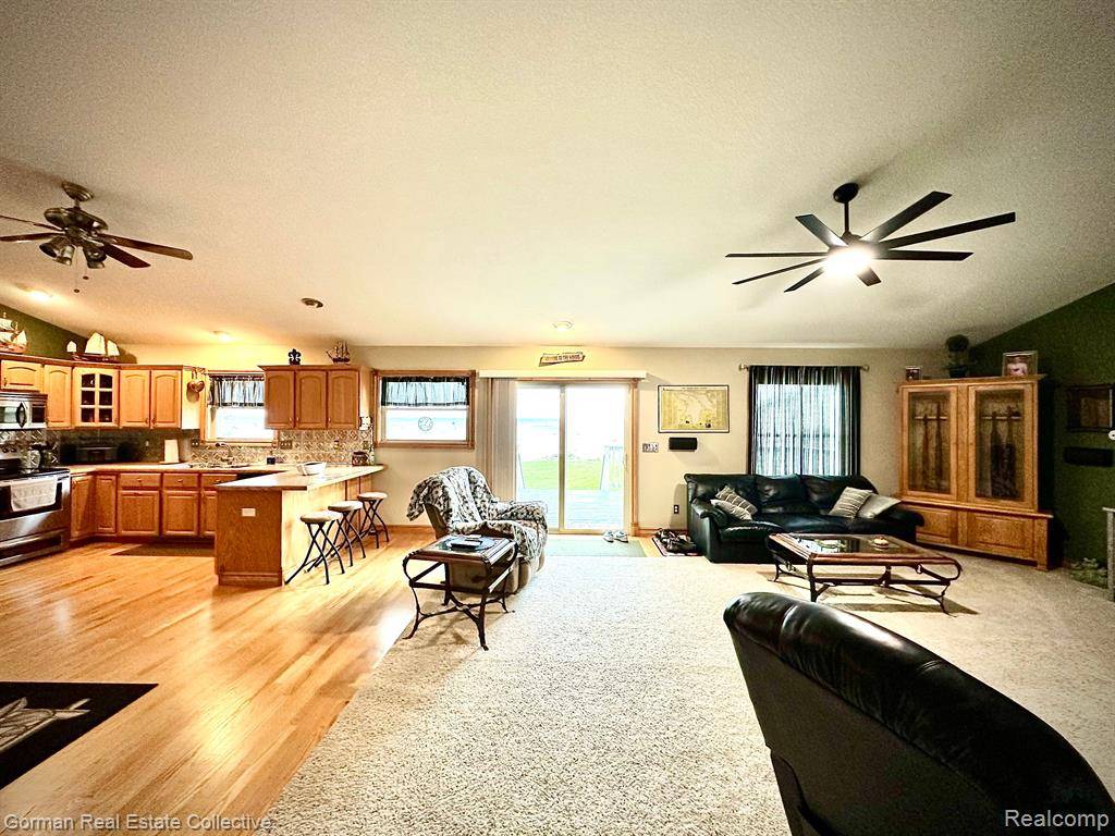 Harbor Beach, MI 48441,1042 LAKESHORE Road N
