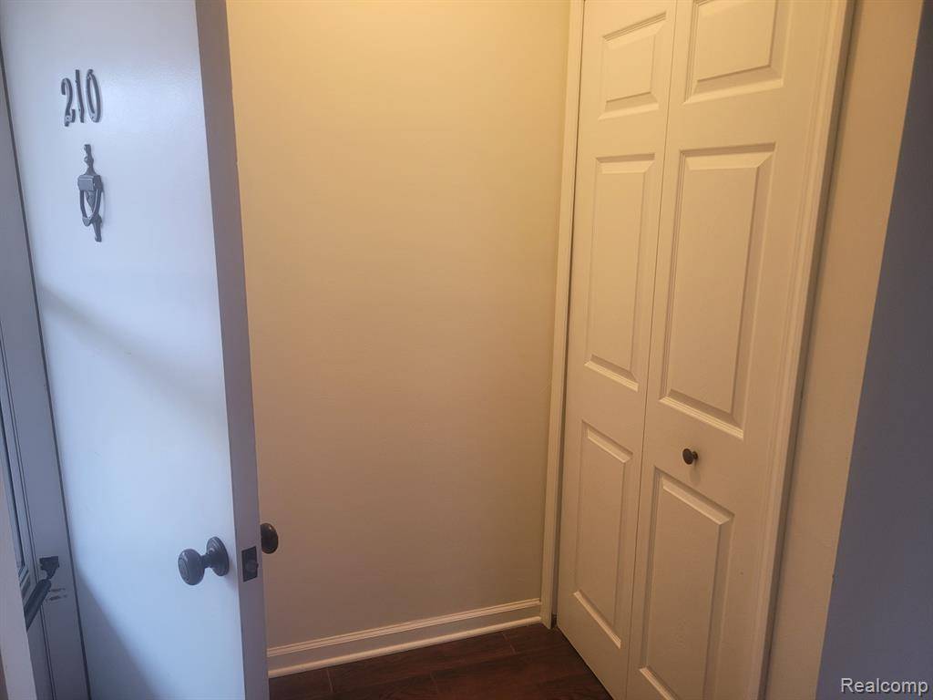 Romeo Vlg, MI 48065,417 Prospect Unit#210