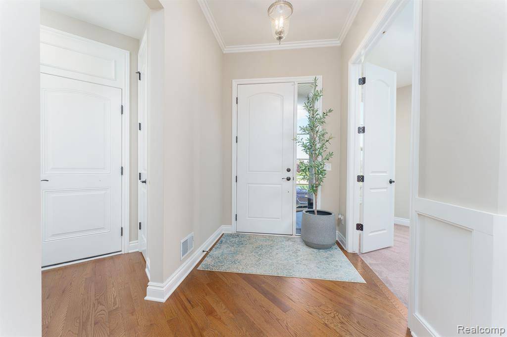 Green Oak Twp, MI 48178,10408 STONEY POINT Drive