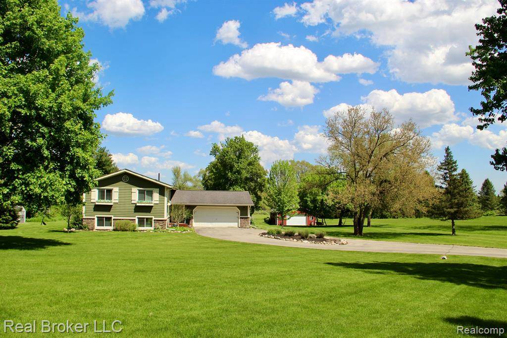 Milford Twp, MI 48381,2525 CHILDS LAKE Road