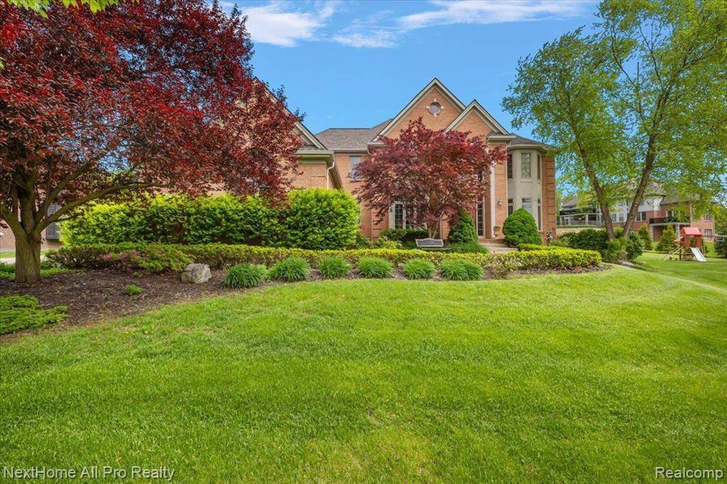Northville Twp, MI 48168,18730 MARBLE HEAD Drive
