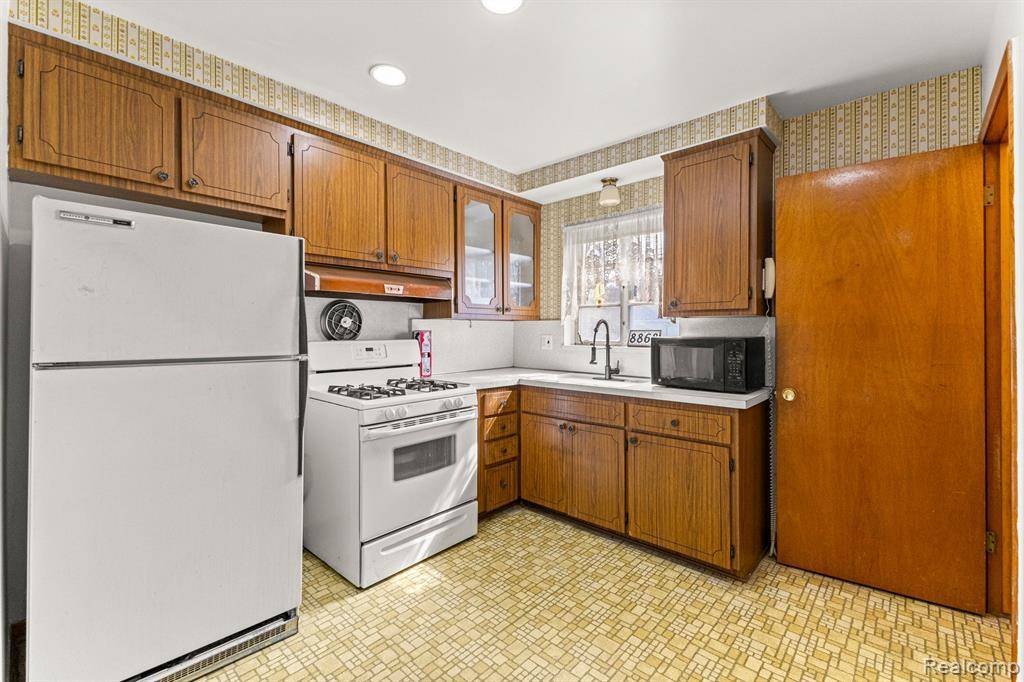 Redford Twp, MI 48239,8868 WINSTON