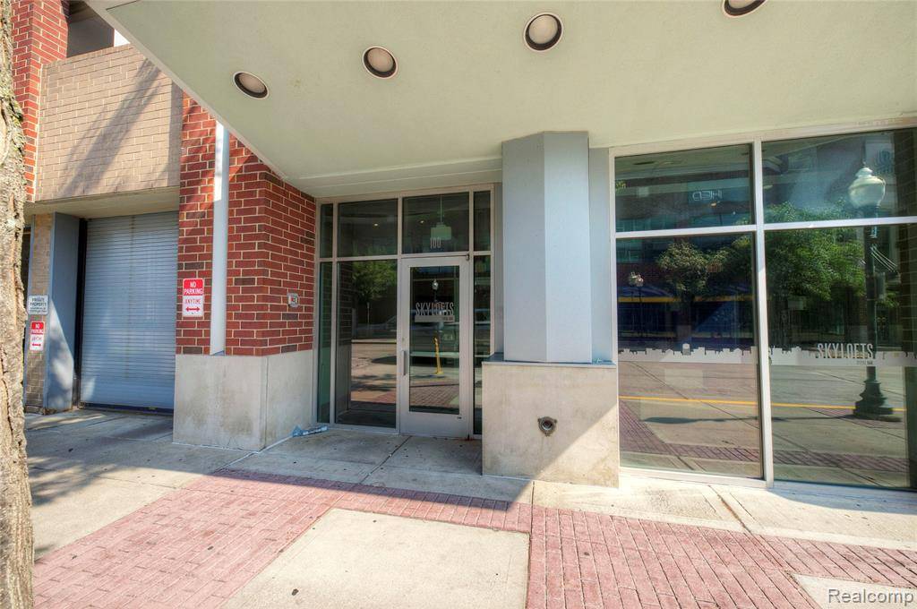 Royal Oak, MI 48067,100 5TH ST Apt 610