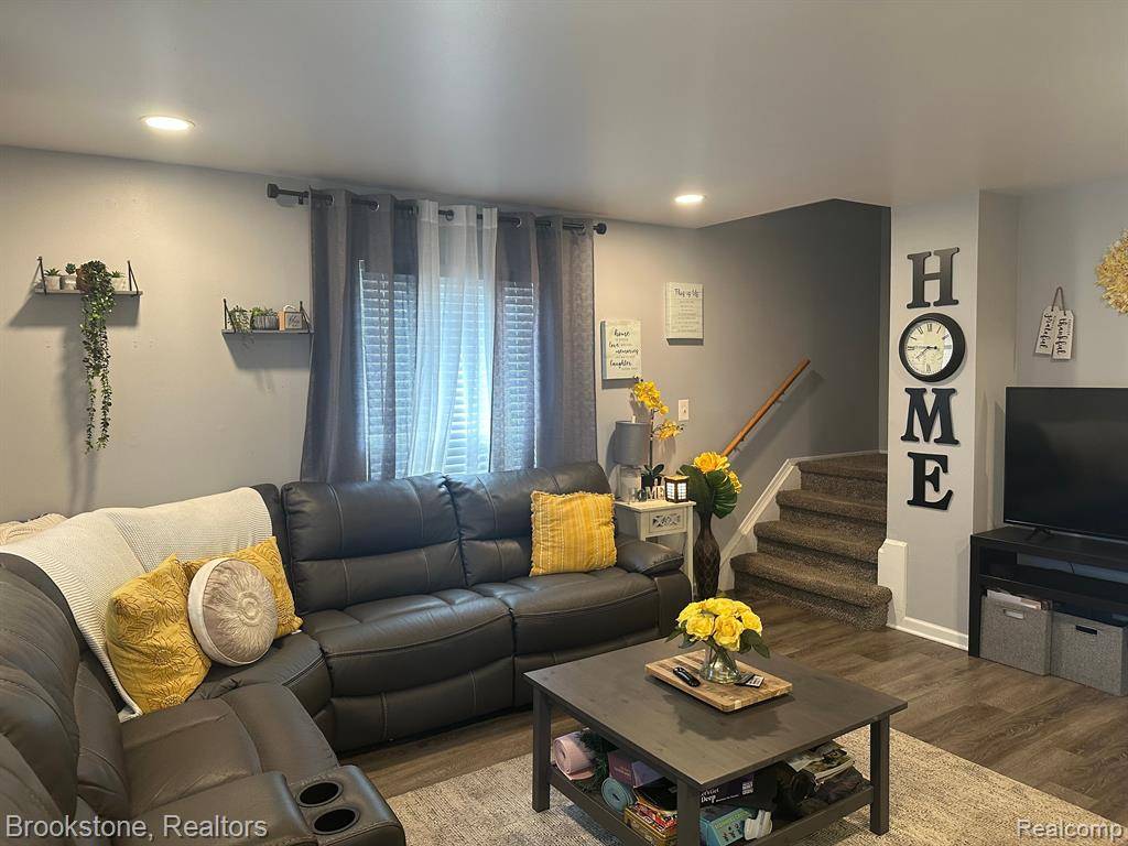 Sterling Heights, MI 48312,35266 TERRYBROOK Drive