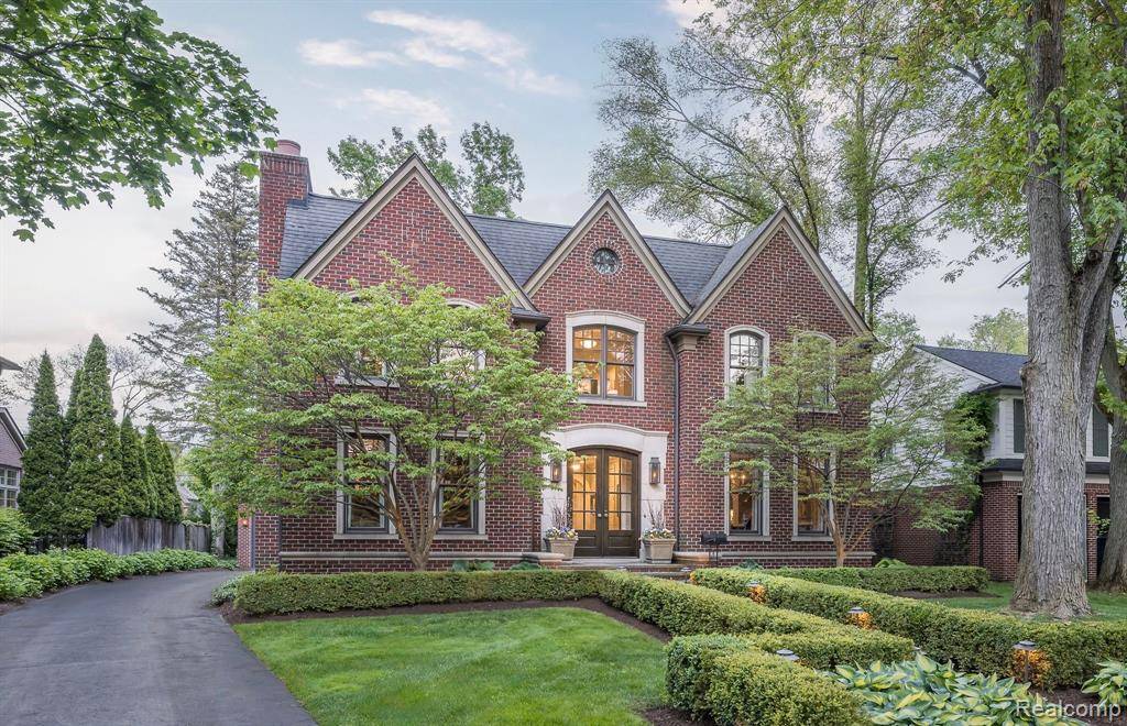 Birmingham, MI 48009,316 Chesterfield Avenue